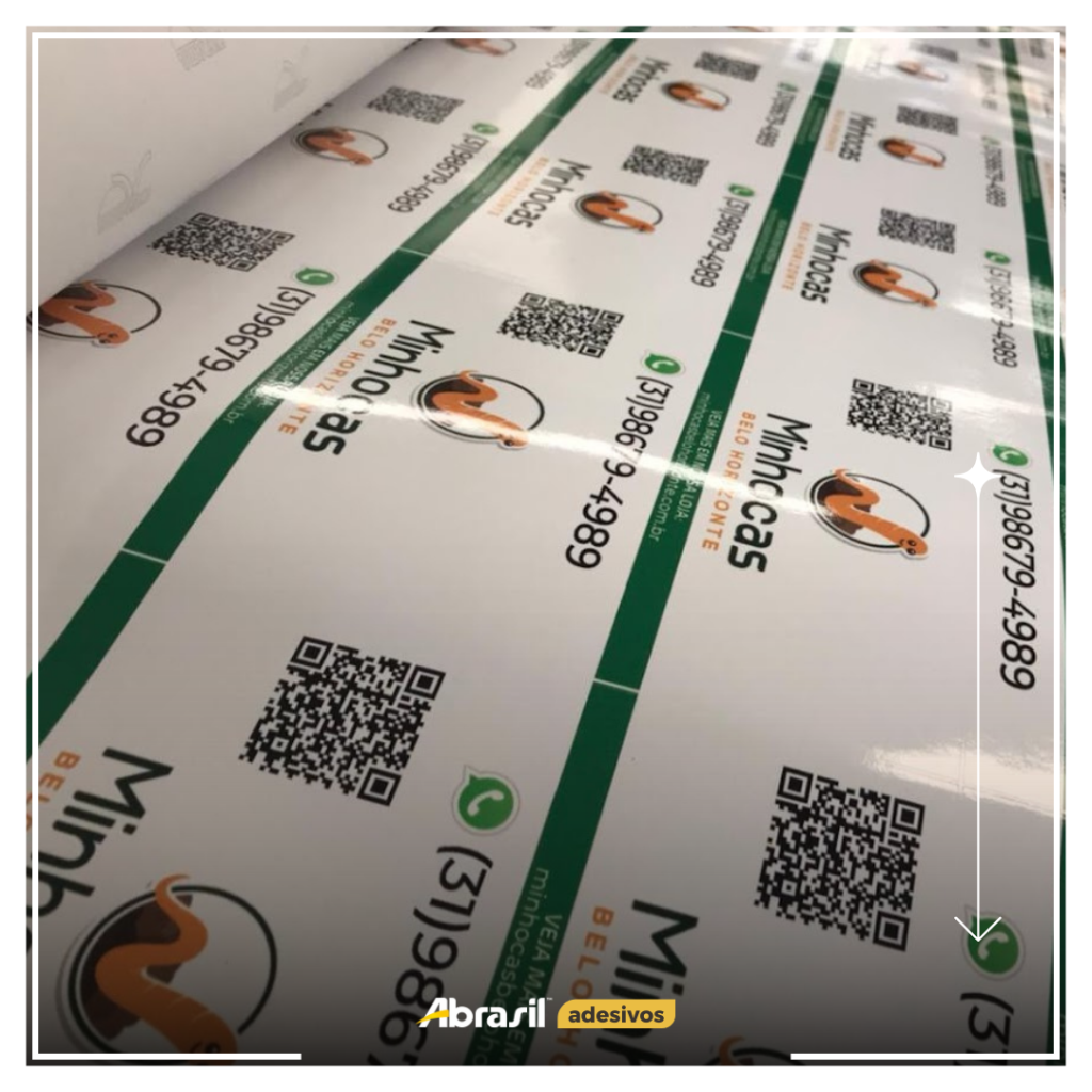 00002 – Adesivo Premium Dia a Dia – 1,20 x 0,95 – FOSCO - Abrasil Placas